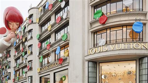 louis vuitton paris romance.